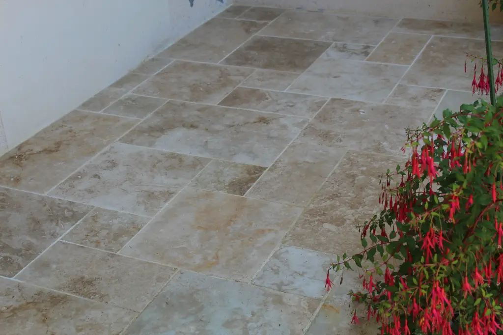 Dalle travertin - vieilli - OPUS 4 90x60 - Ep.3 Beige Classic