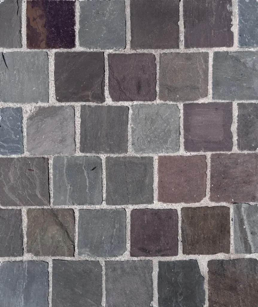 Pavé grès clivé calibré 14x14x5 Multicolor (44pcs/m²)