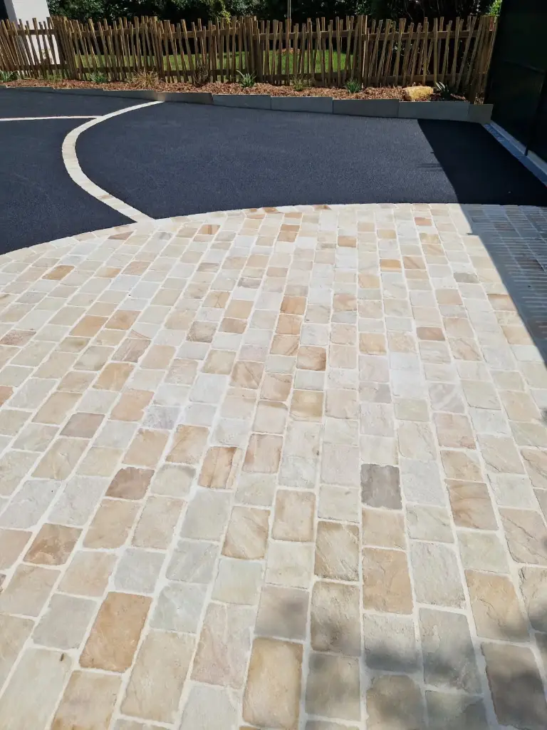 Pavé grès clivé calibré 14x20x5 Beige Mint (44pcs/m²)