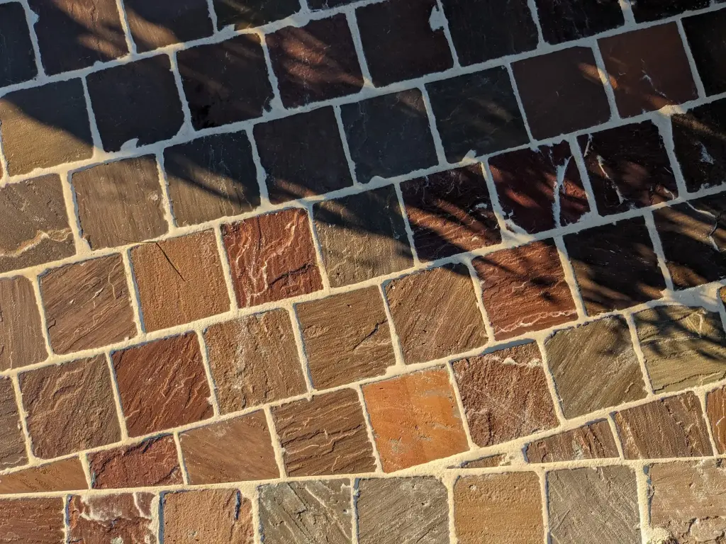 Pavé grès clivé calibré 14x20x3 Brun Chocolate (32pcs/m²)